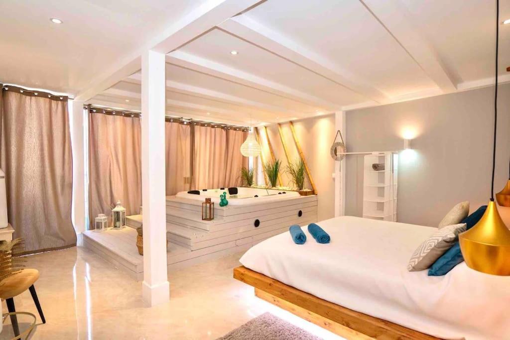 קווארטיירה Luxuryvilla With Private Heated Pool And Spa 7P מראה חיצוני תמונה
