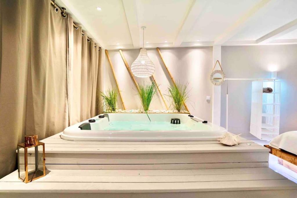 קווארטיירה Luxuryvilla With Private Heated Pool And Spa 7P מראה חיצוני תמונה
