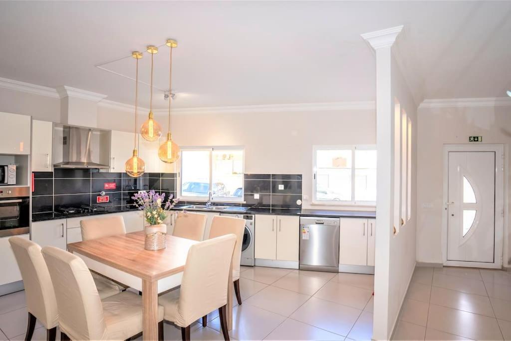 קווארטיירה Luxuryvilla With Private Heated Pool And Spa 7P מראה חיצוני תמונה